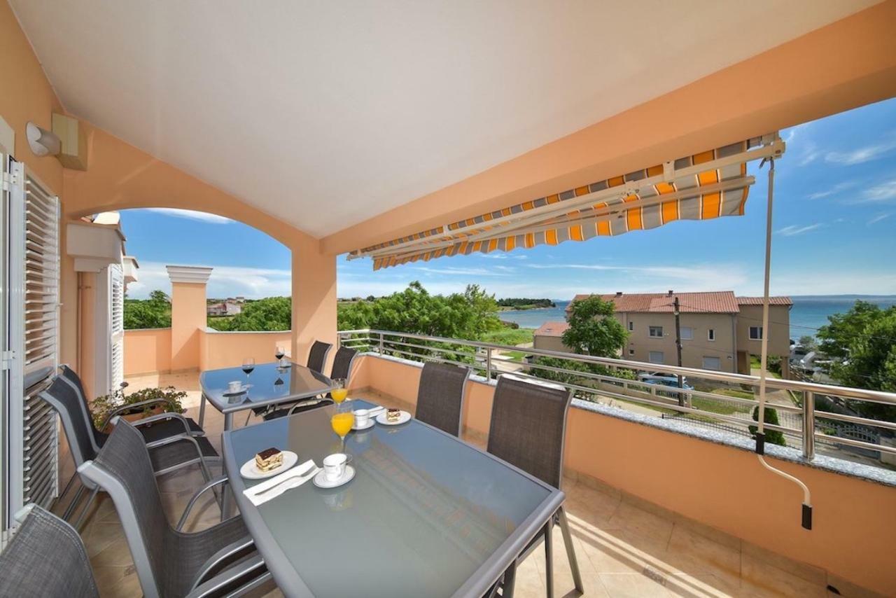 Apartments Medanic - Private Pool Привлака Экстерьер фото