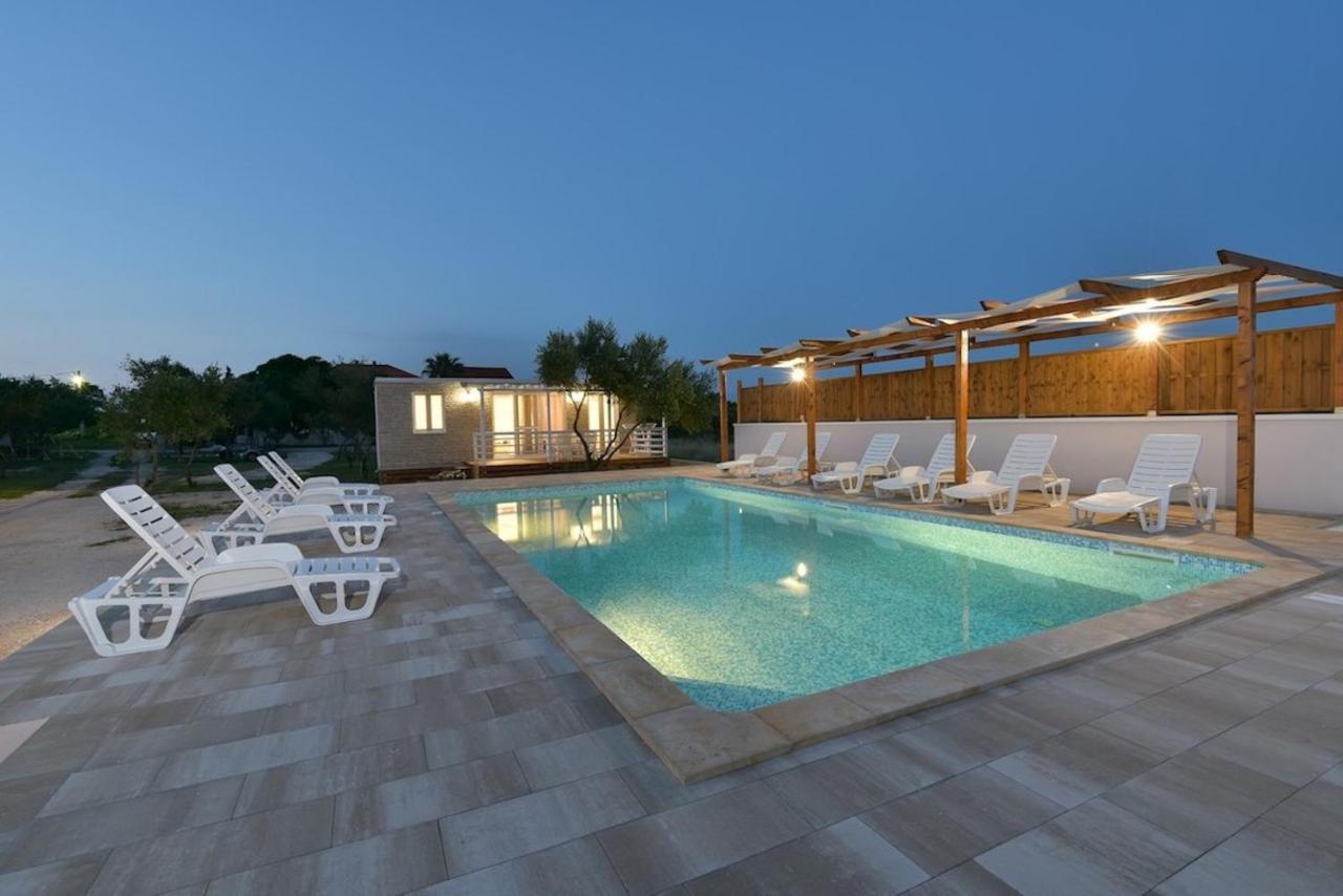 Apartments Medanic - Private Pool Привлака Экстерьер фото